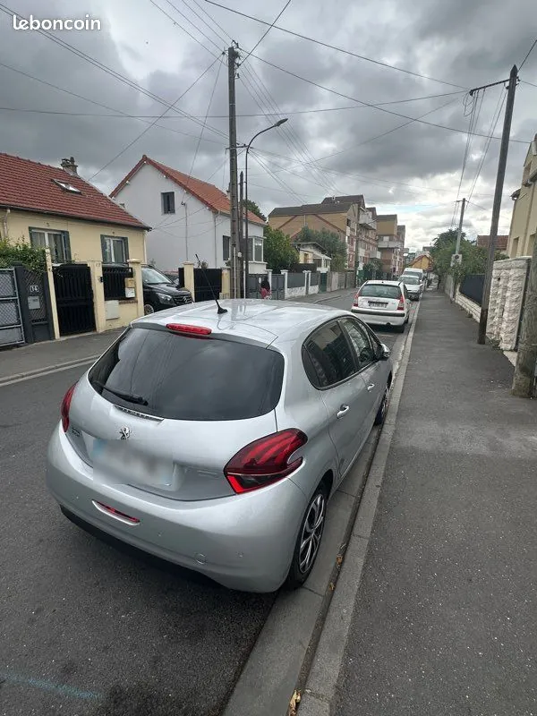 Peugeot 208 2016 photo 2