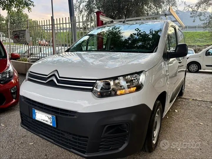 Citroen Berlingo 2023 photo 2