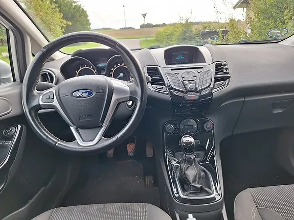 Ford Fiesta 2015 photo 4