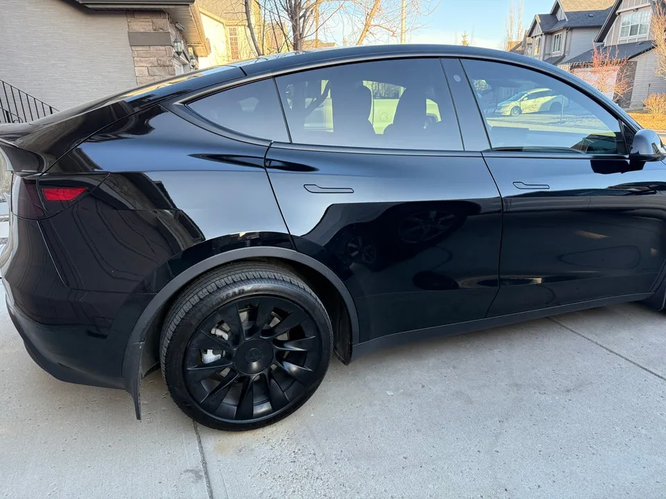 Tesla Model Y 2023 photo 4