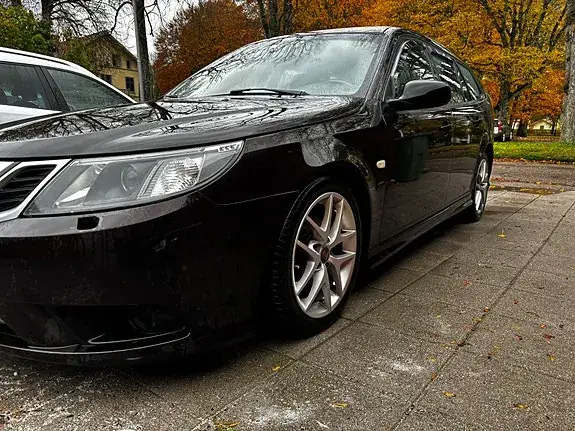 Saab 9-3 2011 photo 2