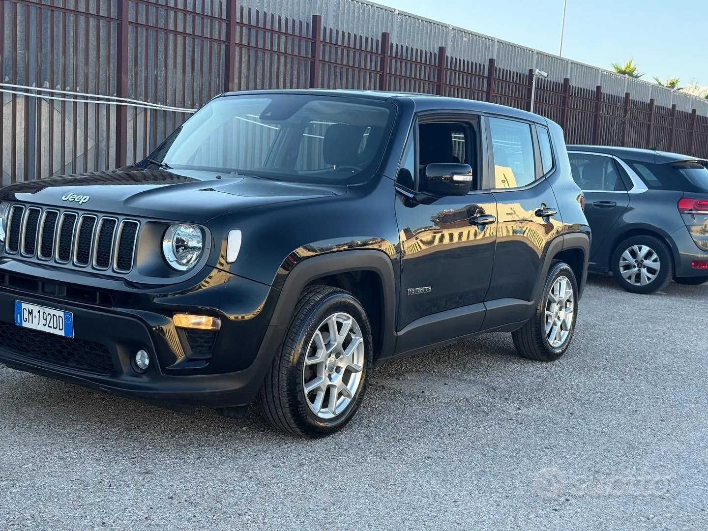 Jeep Renegade 2022 photo 2