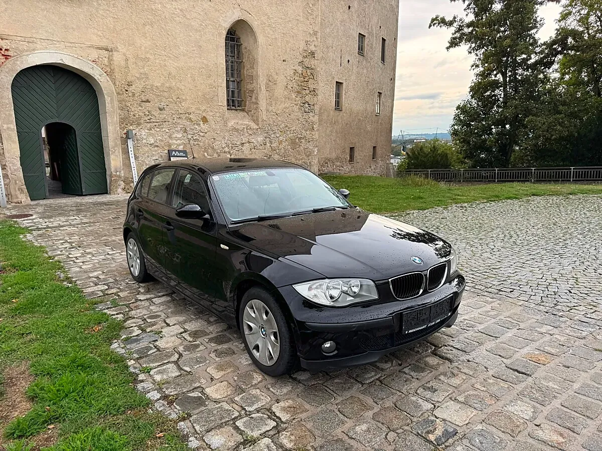 BMW 1 Series 2007 photo 2