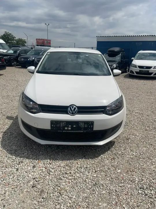 Volkswagen Polo 2012 photo 2