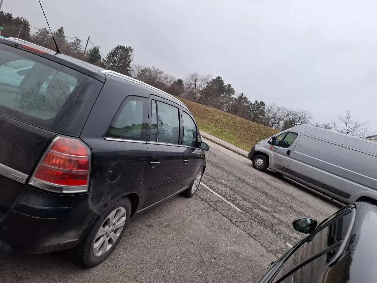 Opel Zafira 2007 photo 2