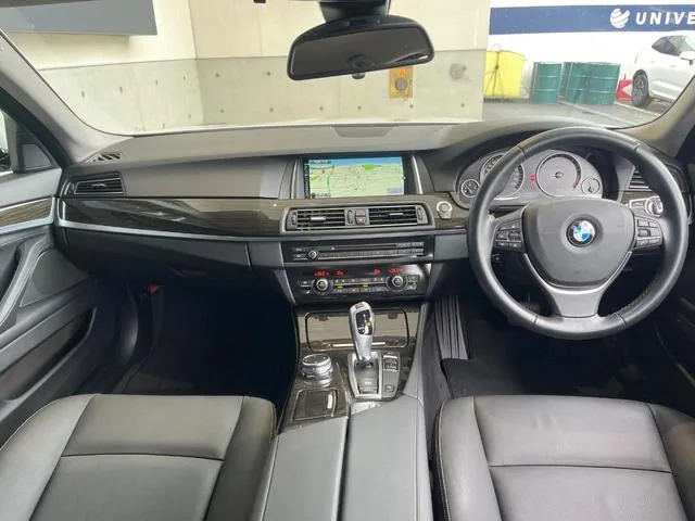 BMW 5 Series 2015 photo 2