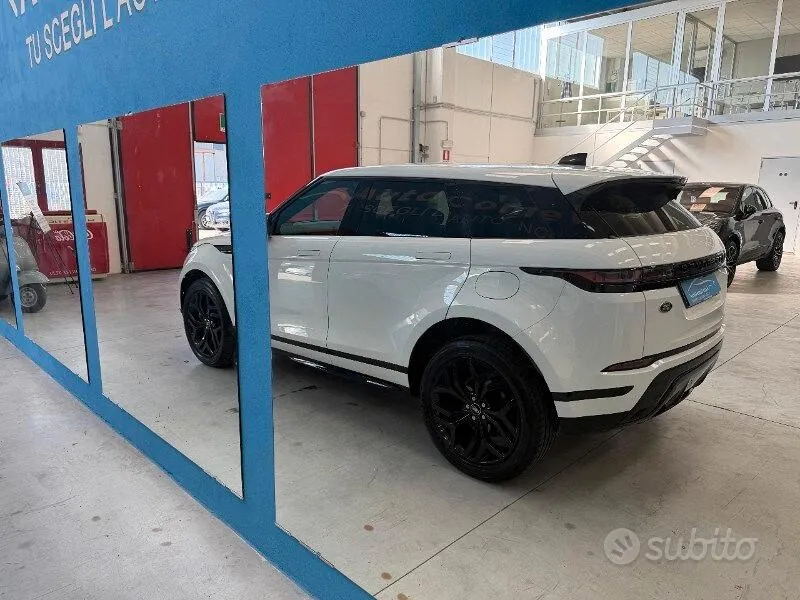 Land Rover Range Rover Evoque 2022 photo 2