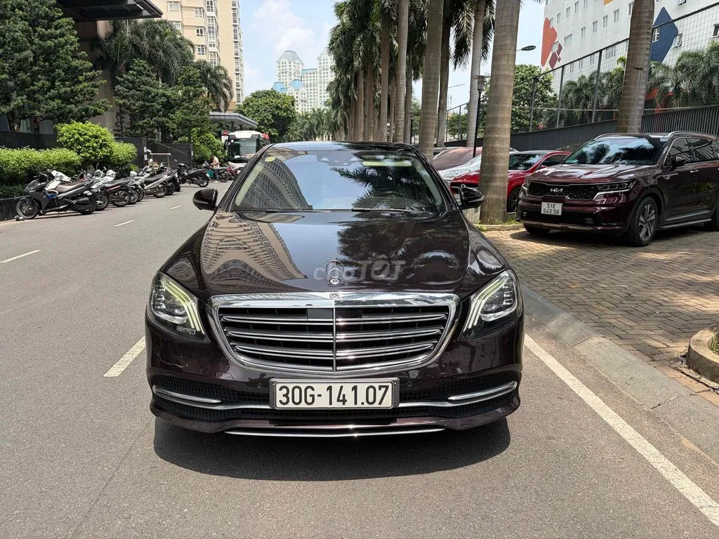 Mercedes-Benz S-Class