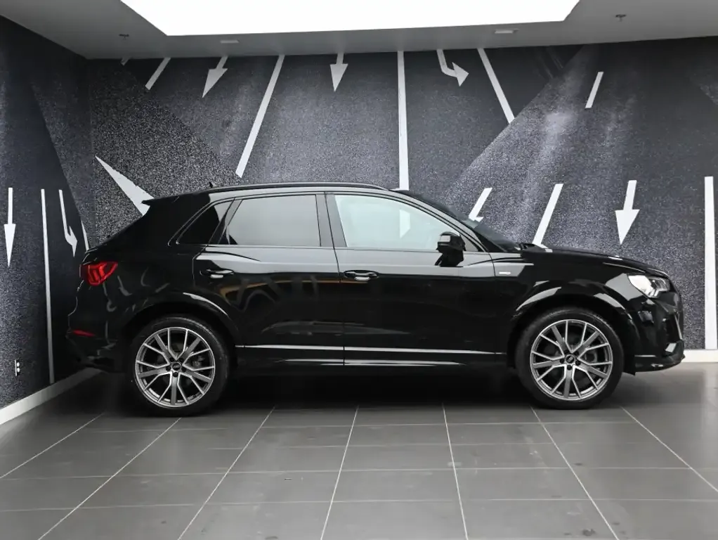 Audi Q3 2022 photo 3