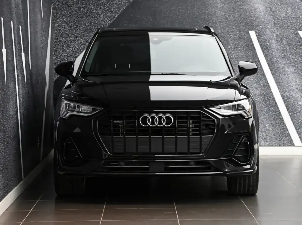 Audi Q3 2022 photo 2