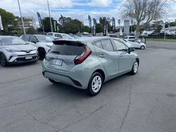 Toyota Aqua 2023 photo 3