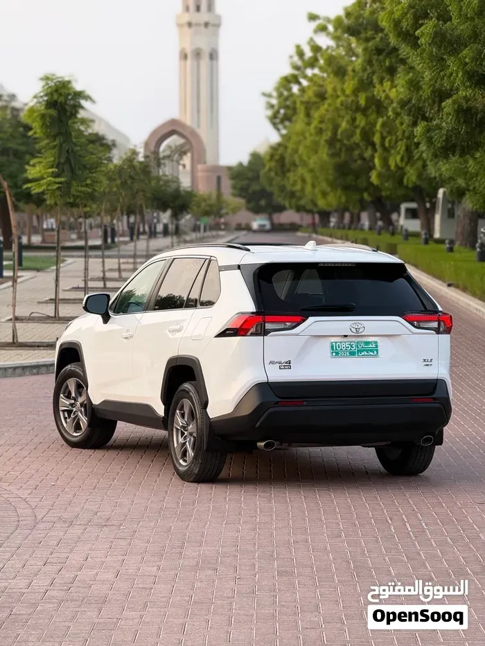 Toyota Rav 4 2023 photo 2