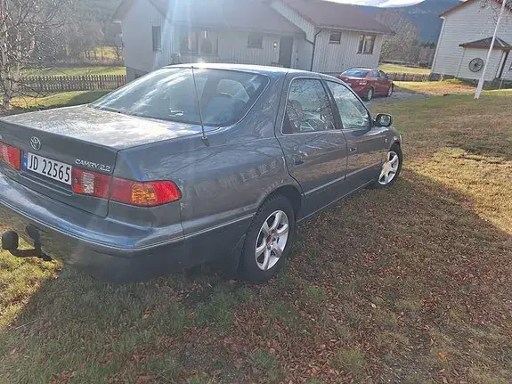 Toyota Camry 2000 photo 3