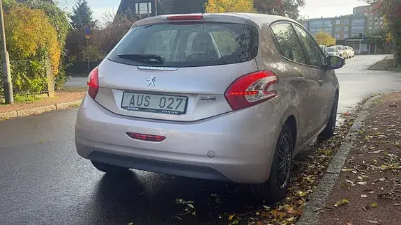 Peugeot 208 2013 photo 3