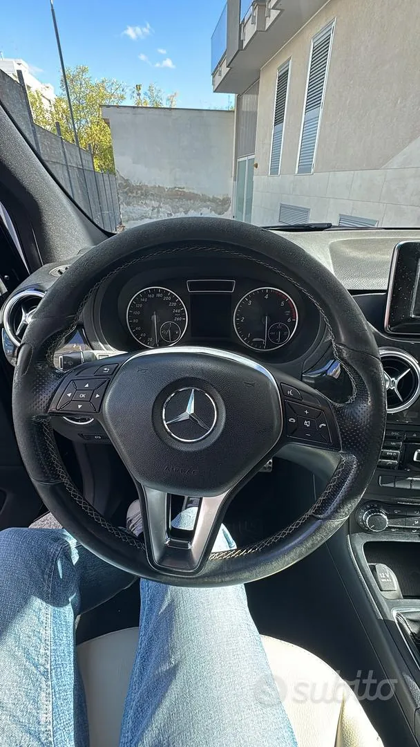 Mercedes-Benz B-Class 2011 photo 5