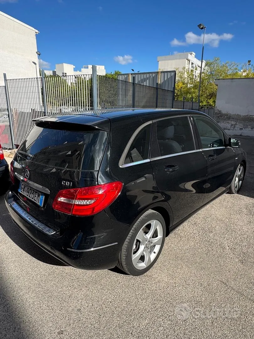 Mercedes-Benz B-Class 2011 photo 4