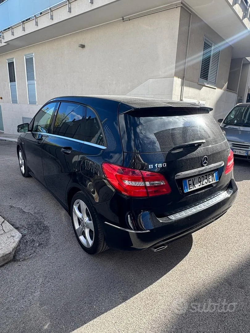 Mercedes-Benz B-Class 2011 photo 3