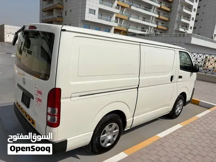 Toyota Hiace 2024 photo 2