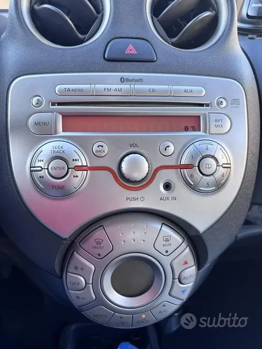 Nissan Micra 2011 photo 4