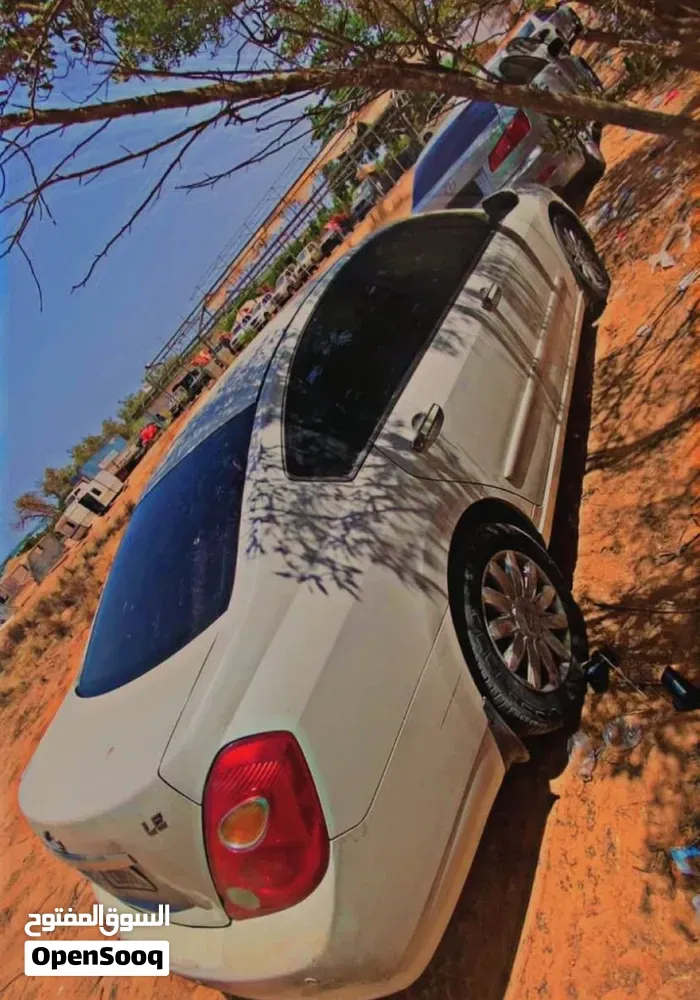Genesis Qm5 2009 photo 4