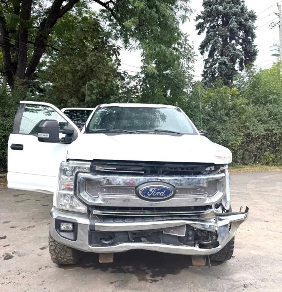 Ford F250 2022 photo 3