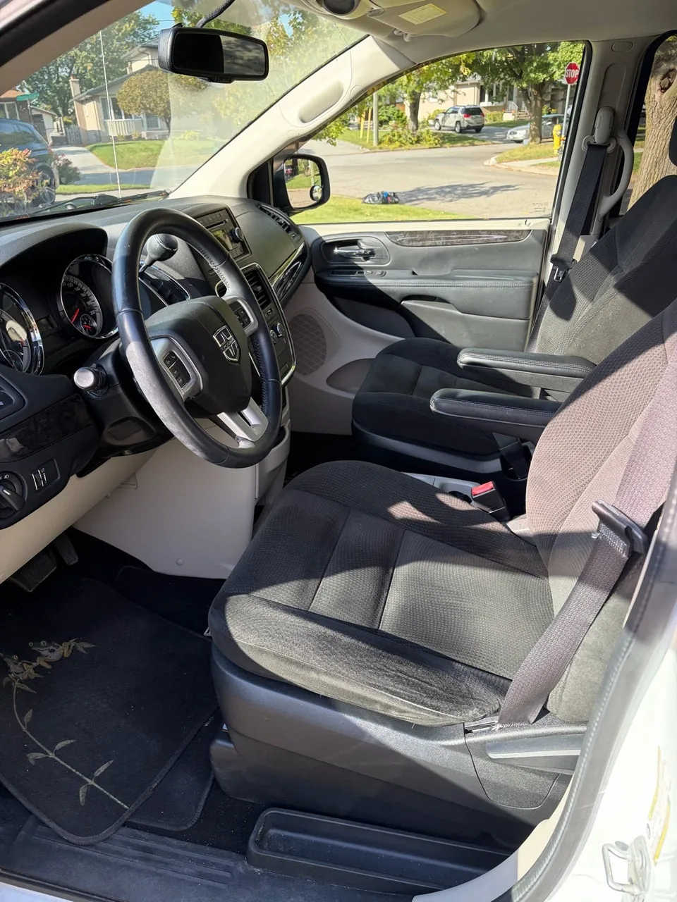 Dodge Caravan 2017 photo 5