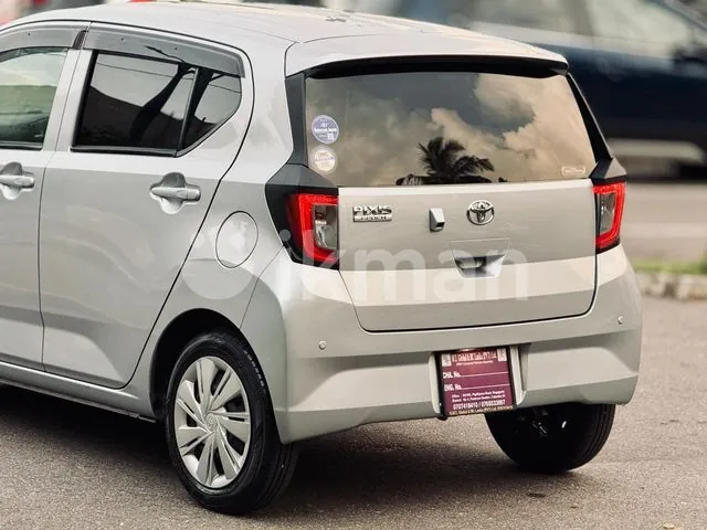 Toyota Pixis 2024 photo 2