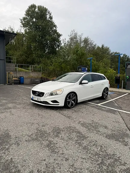 Volvo V60 2012 photo 2