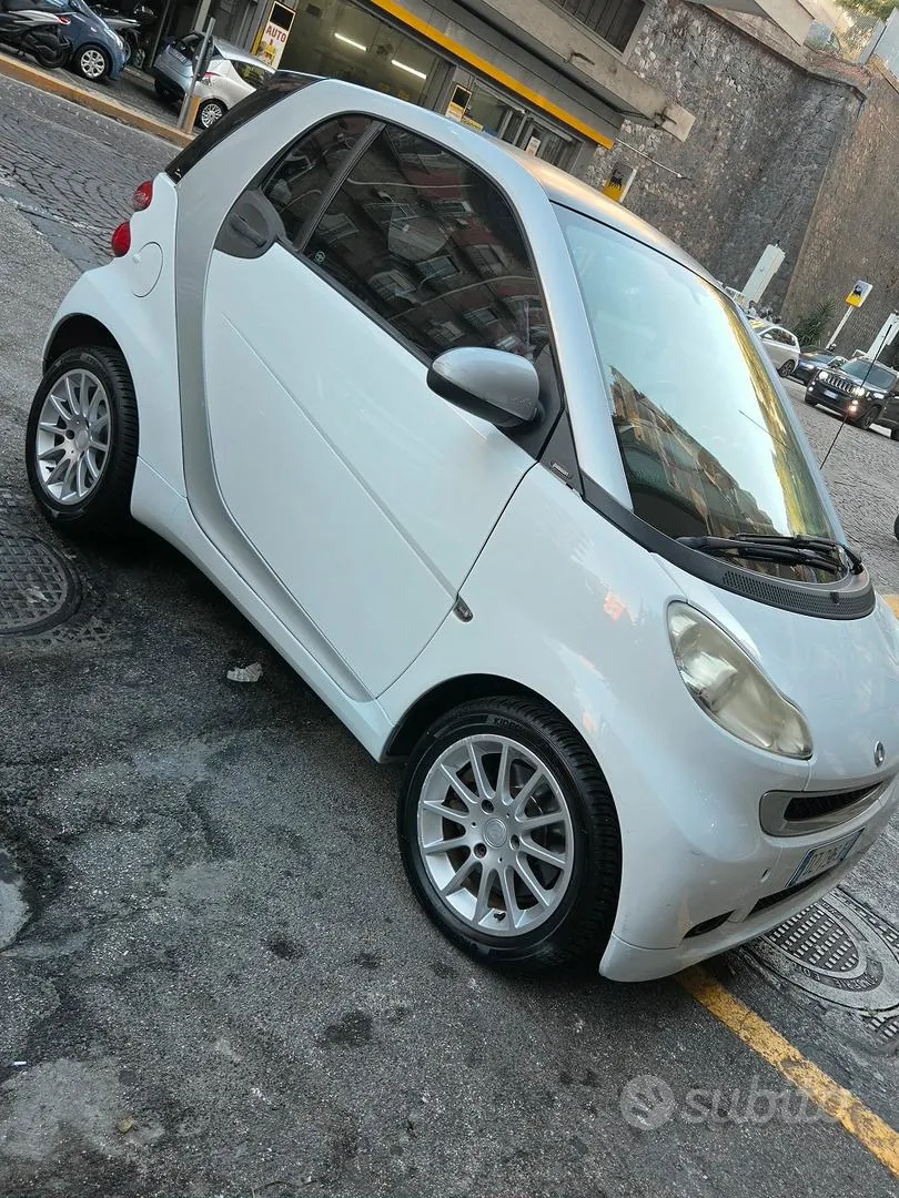 Smart Fortwo 2010 photo 2