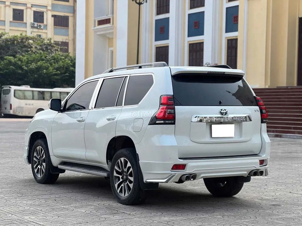 Toyota Land Cruiser Prado 2022 photo 4