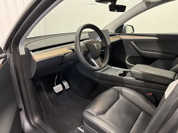 Tesla Model Y 2023 photo 4