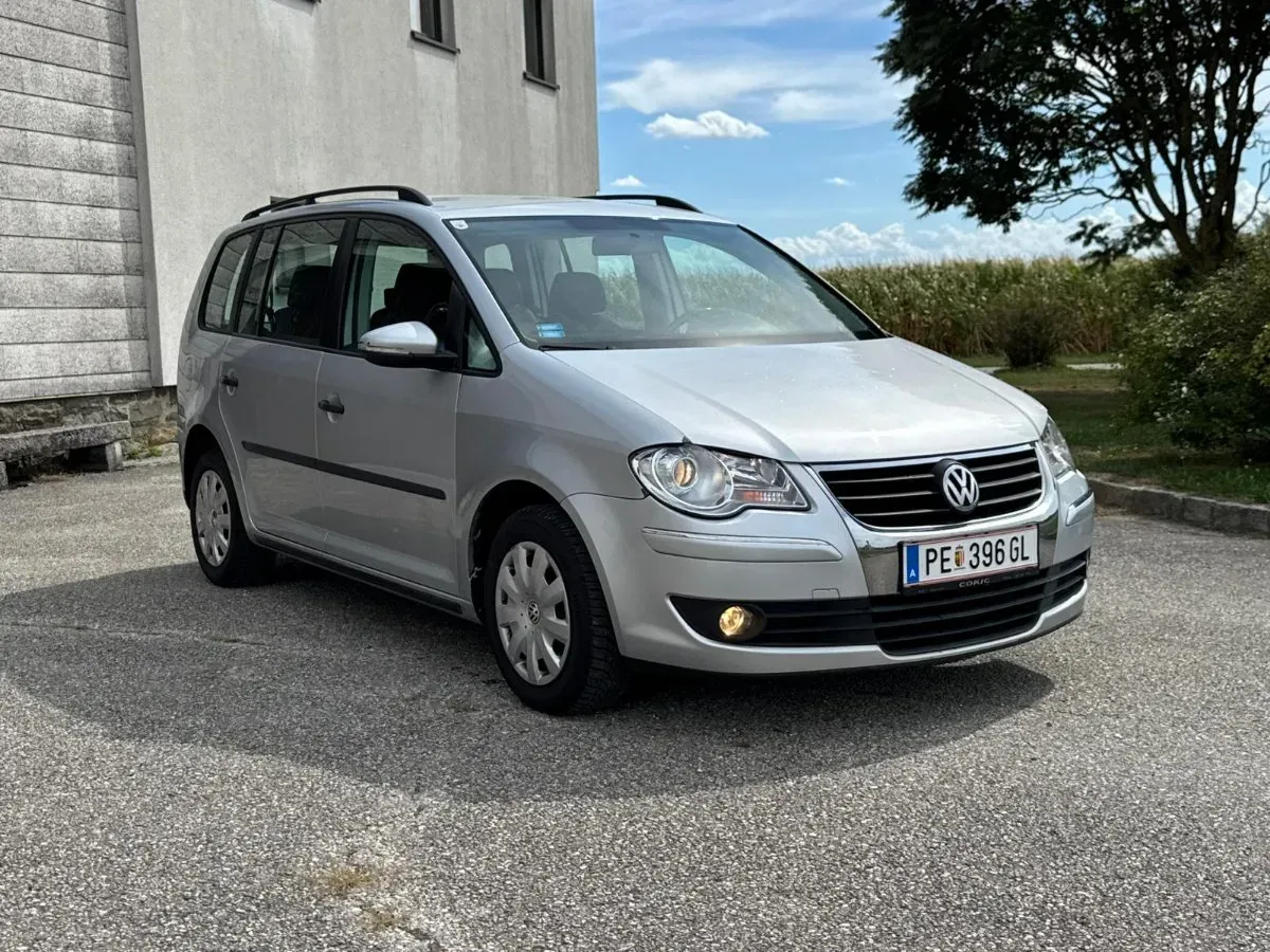Volkswagen Touran 2009 photo 3