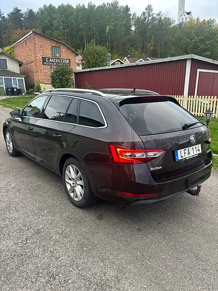 Skoda Superb 2016 photo 4