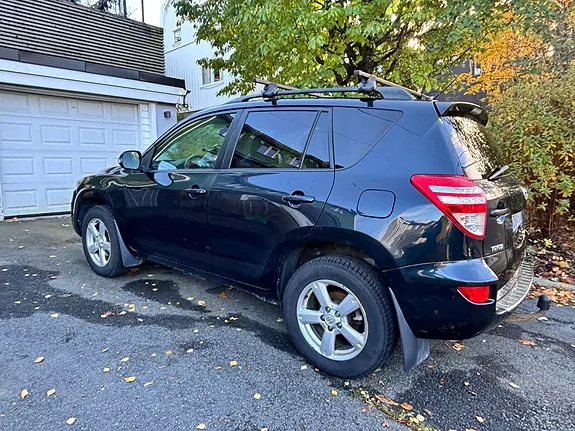 Toyota Rav4 2010 photo 3