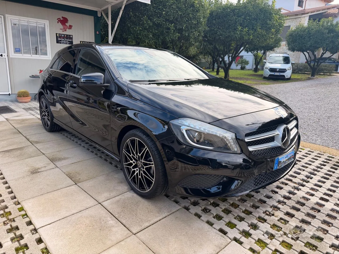 Mercedes-Benz A-Class 2015 photo 2
