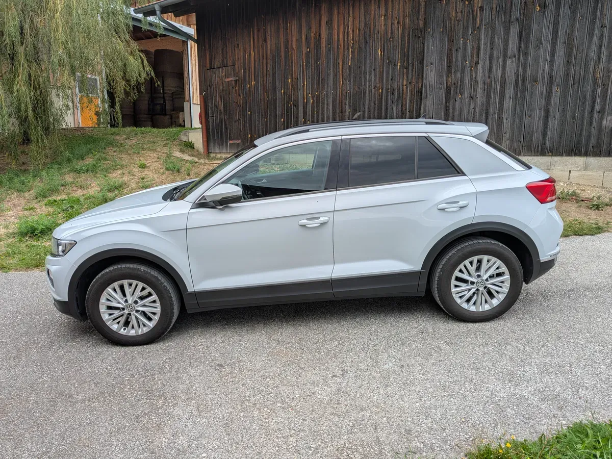 Volkswagen T-Roc 2019 photo 2