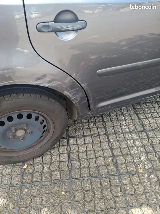 Volkswagen Touran 2006 photo 2