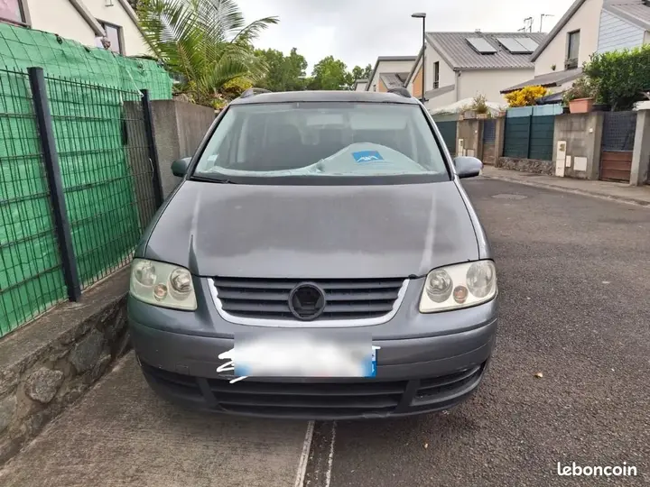 Volkswagen Touran 2006 photo 3