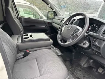Toyota Hiace 2022 photo 5