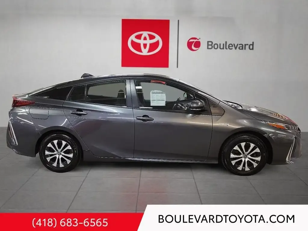 Toyota Prius Prime 2022 photo 3