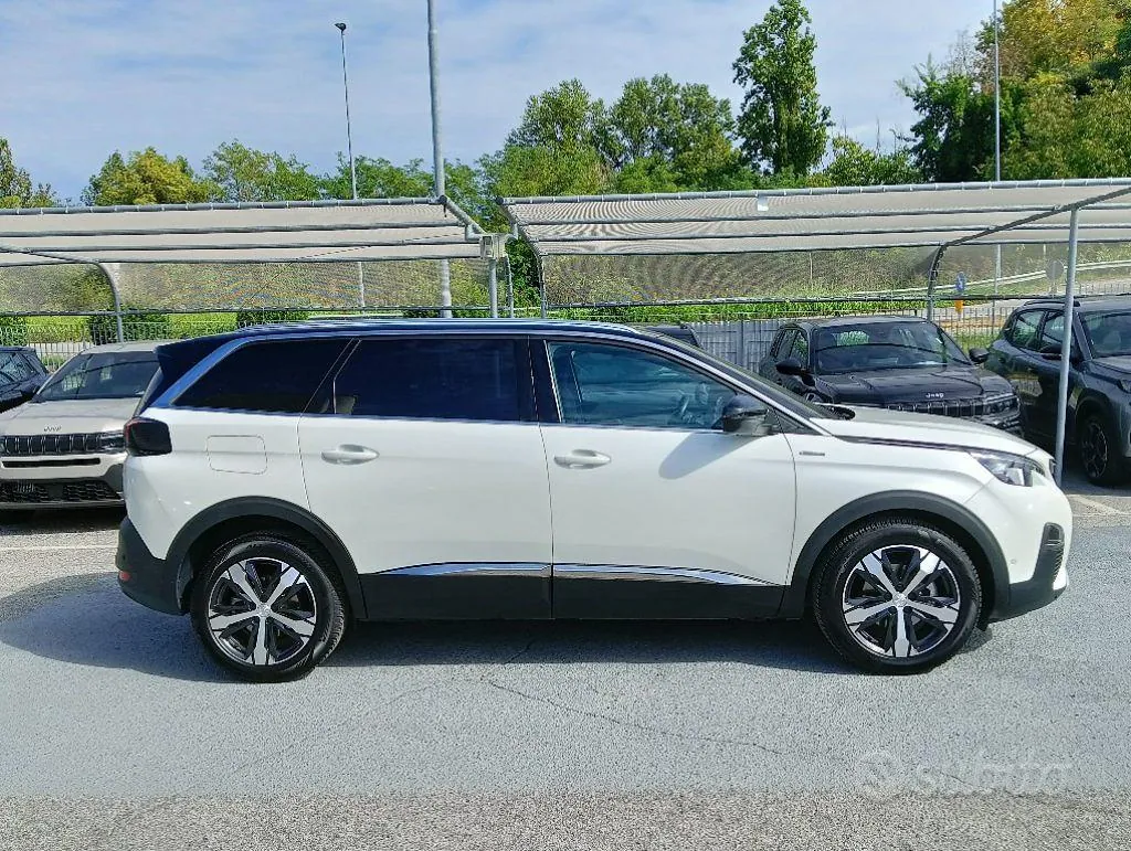 Peugeot 5008 2020 photo 4