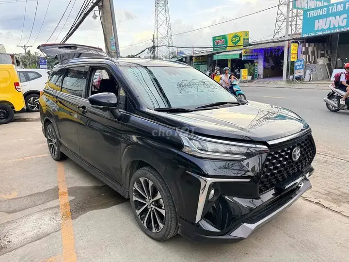 Toyota Veloz Cross