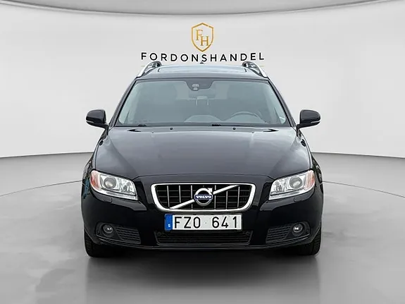 Volvo V70 2012 photo 2
