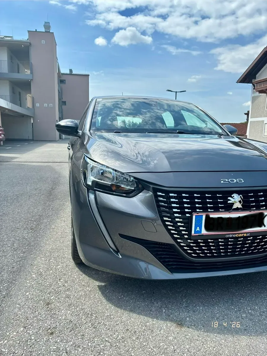 Peugeot 208 2022 photo 2
