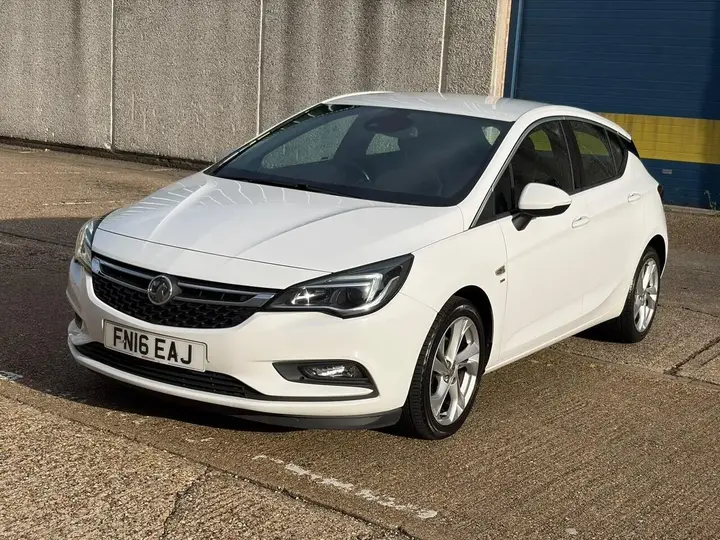 Vauxhall Astra 2016 photo 2