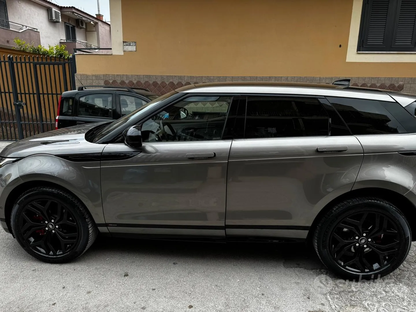Land Rover Range Rover Evoque 2021 photo 2