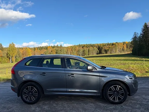 Volvo Xc60 2017 photo 2