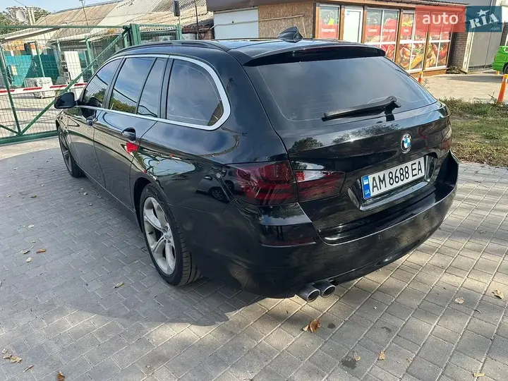 BMW 5 Series 2012 photo 3