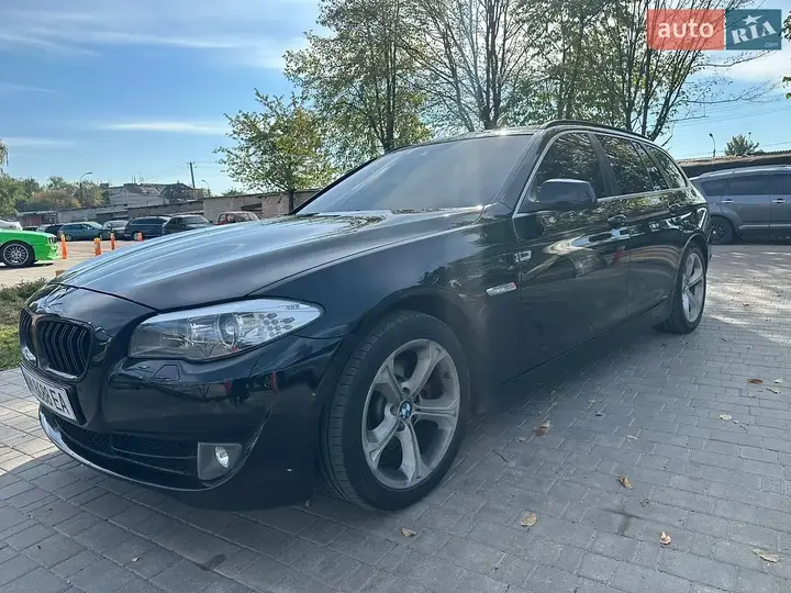 BMW 5 Series 2012 photo 4
