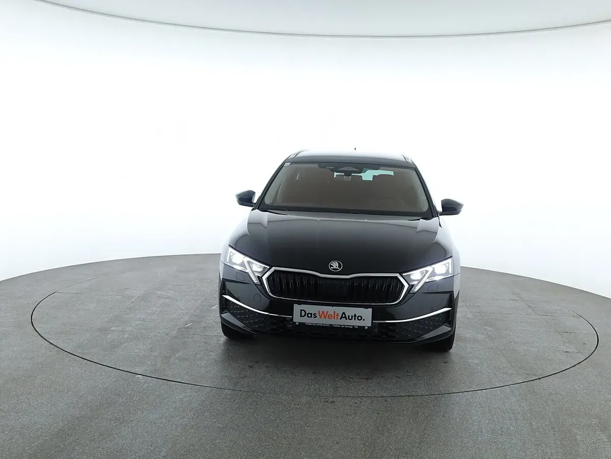 Skoda Octavia 2026 photo 2